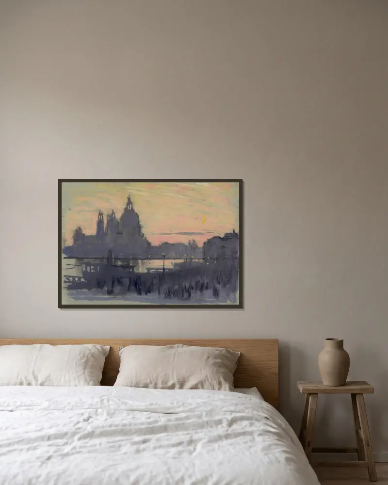Der goldene Mond von Joseph Pennell gerahmt an einer Wand