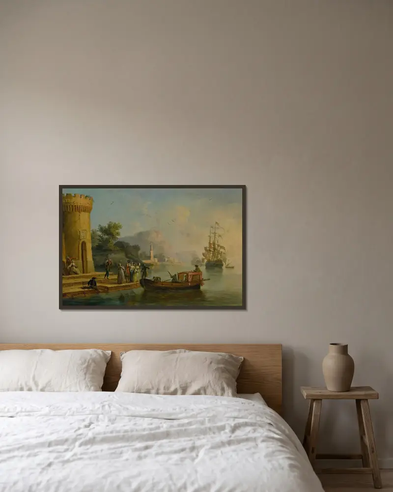 Utsikt över en medelhavshamn med en grupp figurer vid strandkanten, ett stort fartyg bortom av Claude-Joseph Vernet inramad på en vägg