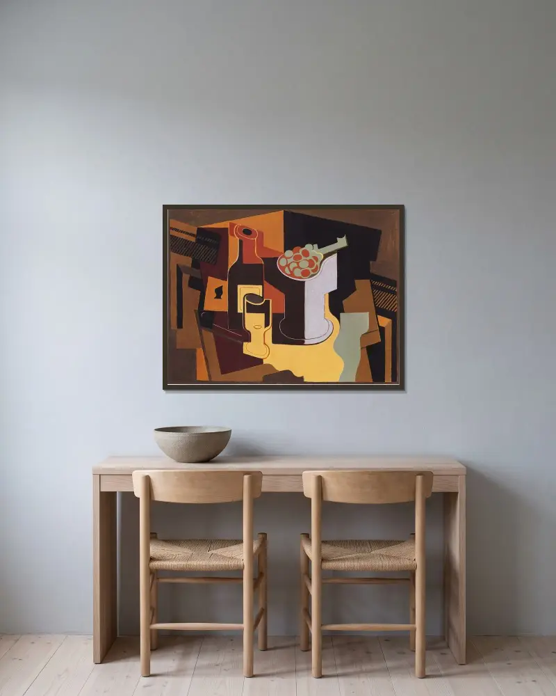 Flaska och fruktskål av Juan Gris inramad på en vägg