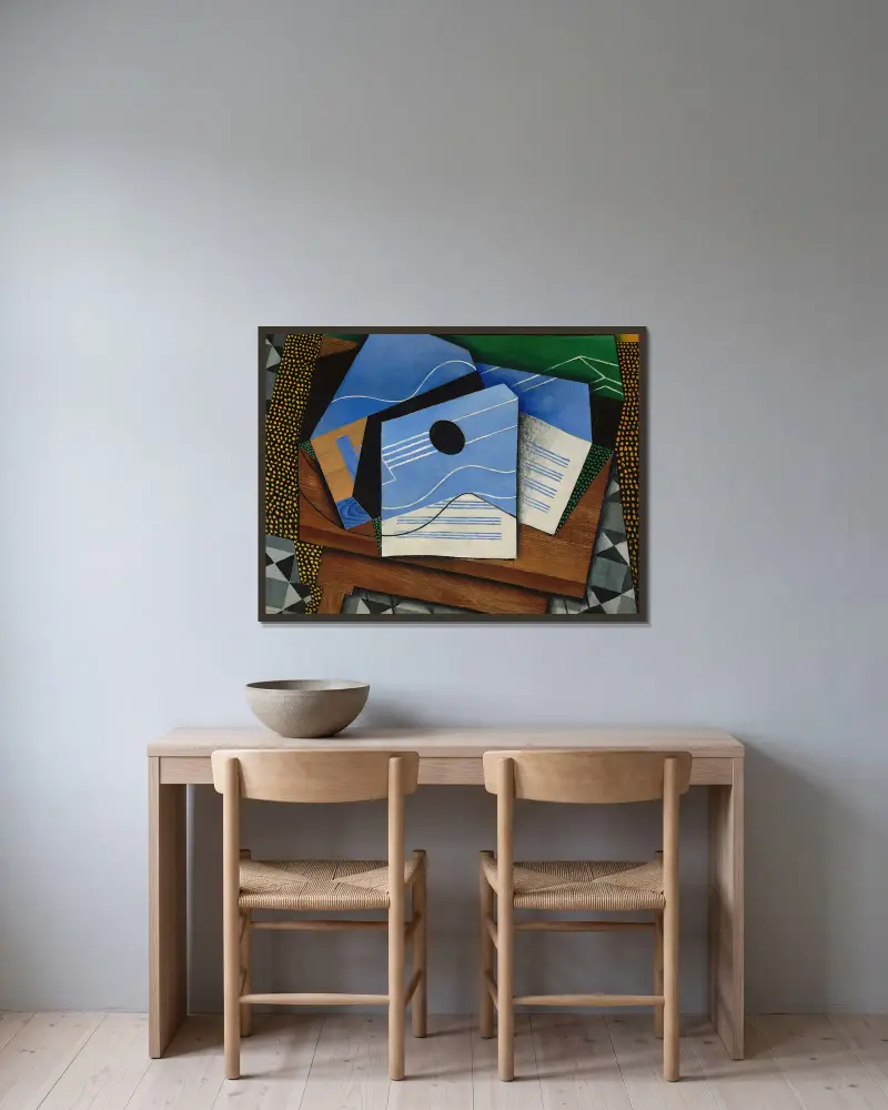 Kytara na stole, Juan Gris v rámu na stěně