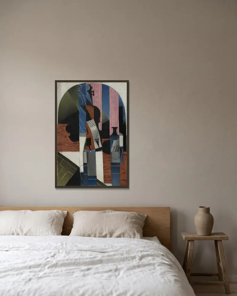 Stilleben (fiol och bläckhorn) av Juan Gris inramad på en vägg