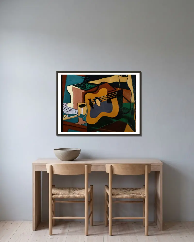 Still Life with Guitar av Juan Gris inramad på en vägg