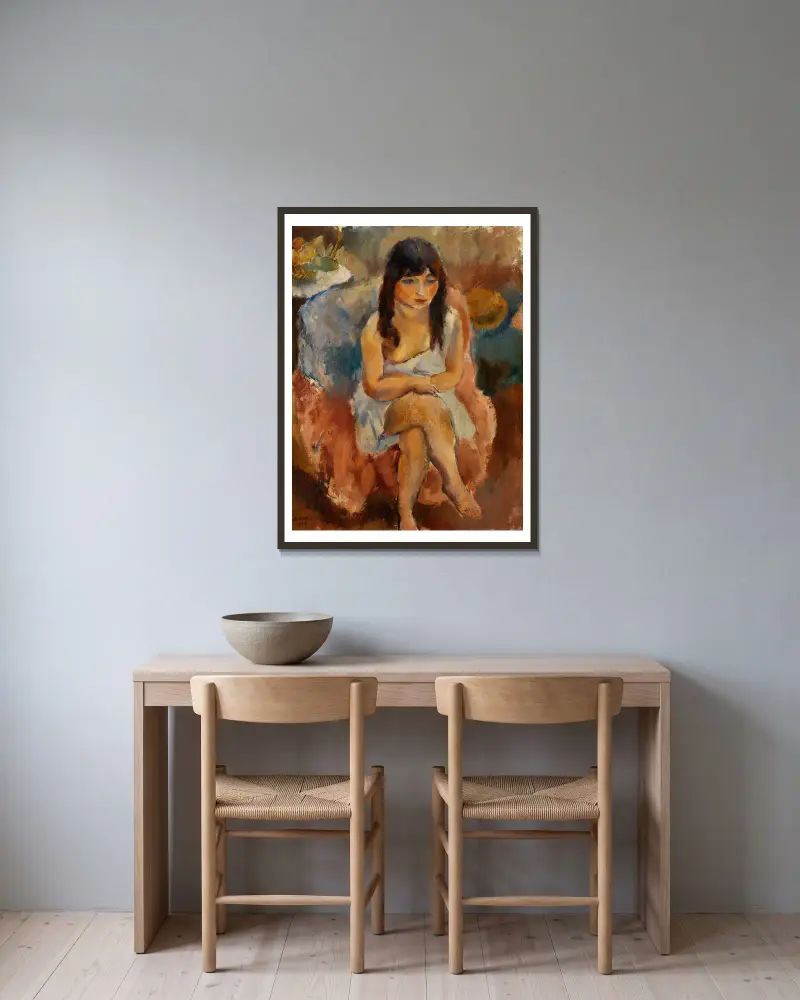Sitzende Figur (Jeune fille assise) von Jules Pascin gerahmt an einer Wand