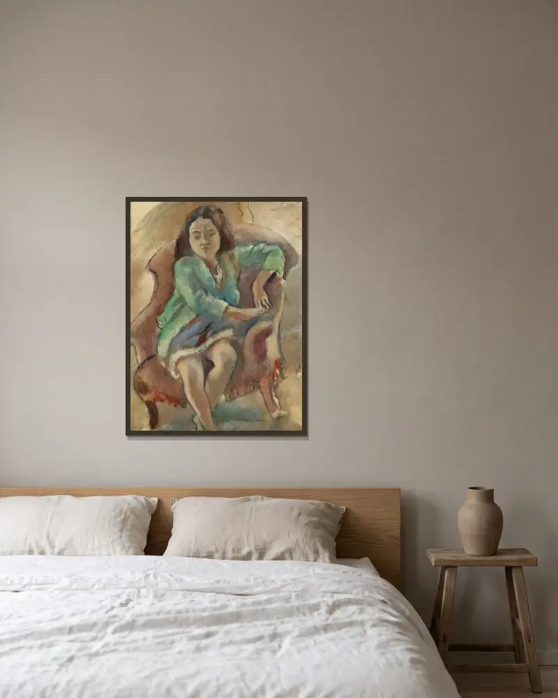 Simone D’alal (Junge Frau in einem Sessel) von Jules Pascin gerahmt an einer Wand