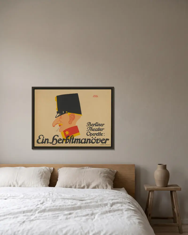 Berliner Theater Operette; Herbstmanöver av Julius Klinger inramad på en vägg