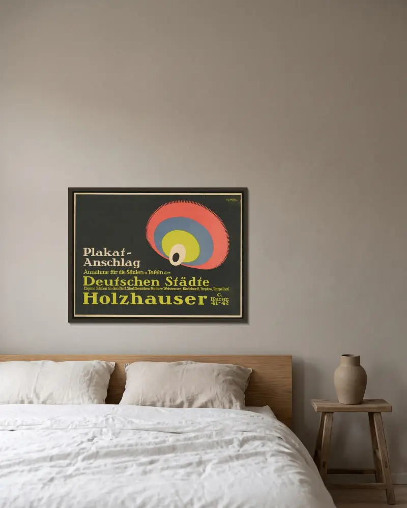 Plakatanschlag Holzhauser av Julius Klinger inramad på en vägg