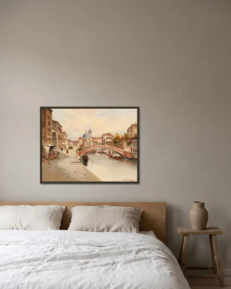 Venetianskt motiv II av Karl Kaufmann inramad på en vägg
