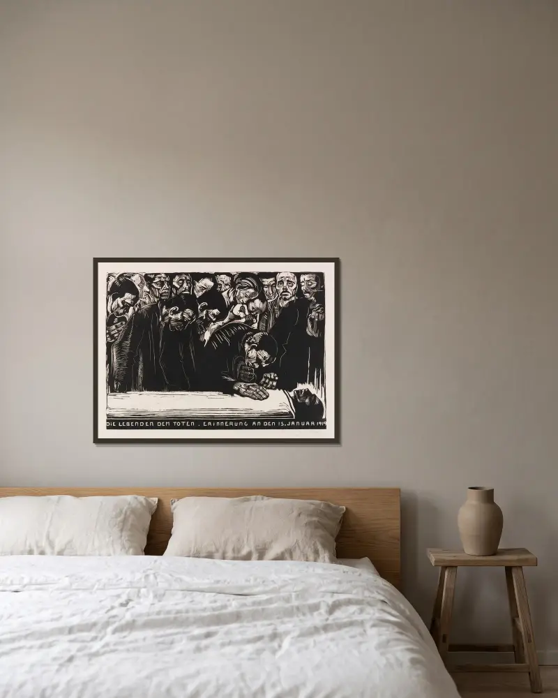 Gedenkblatt für Karl Liebknecht av Käthe Kollwitz inramad på en vägg