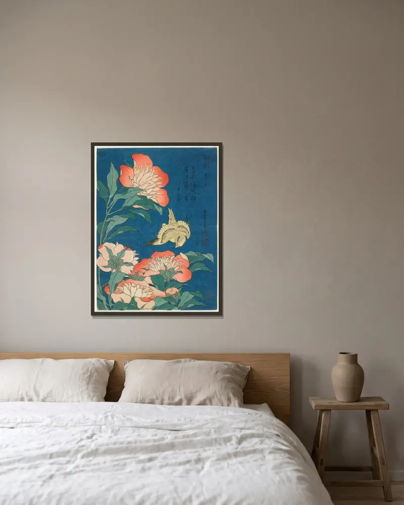 Peonies and Canary av Katsushika Hokusai inramad på en vägg