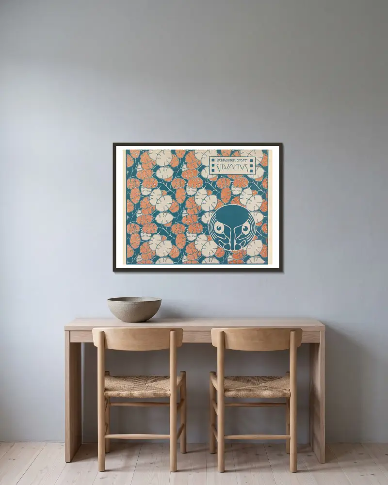 Bedruckter Stoff Silvanus (Silvanus Printed Fabric) av Koloman Moser inramad på en vägg
