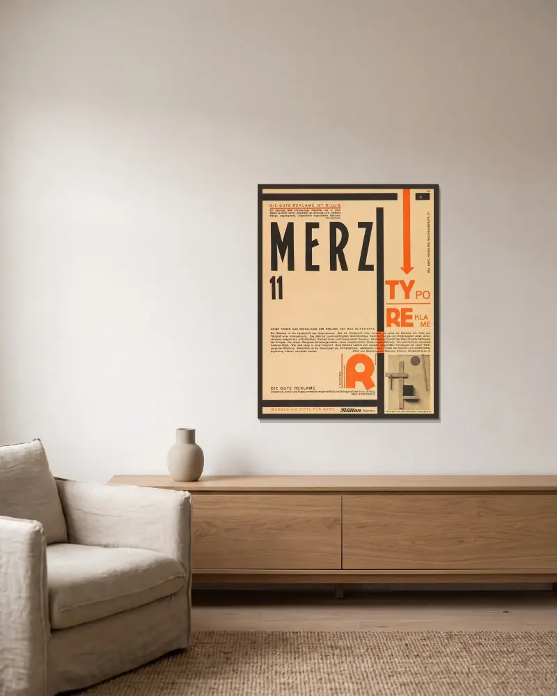 Merz 11. Typoreklame av Kurt Schwitters inramad på en vägg