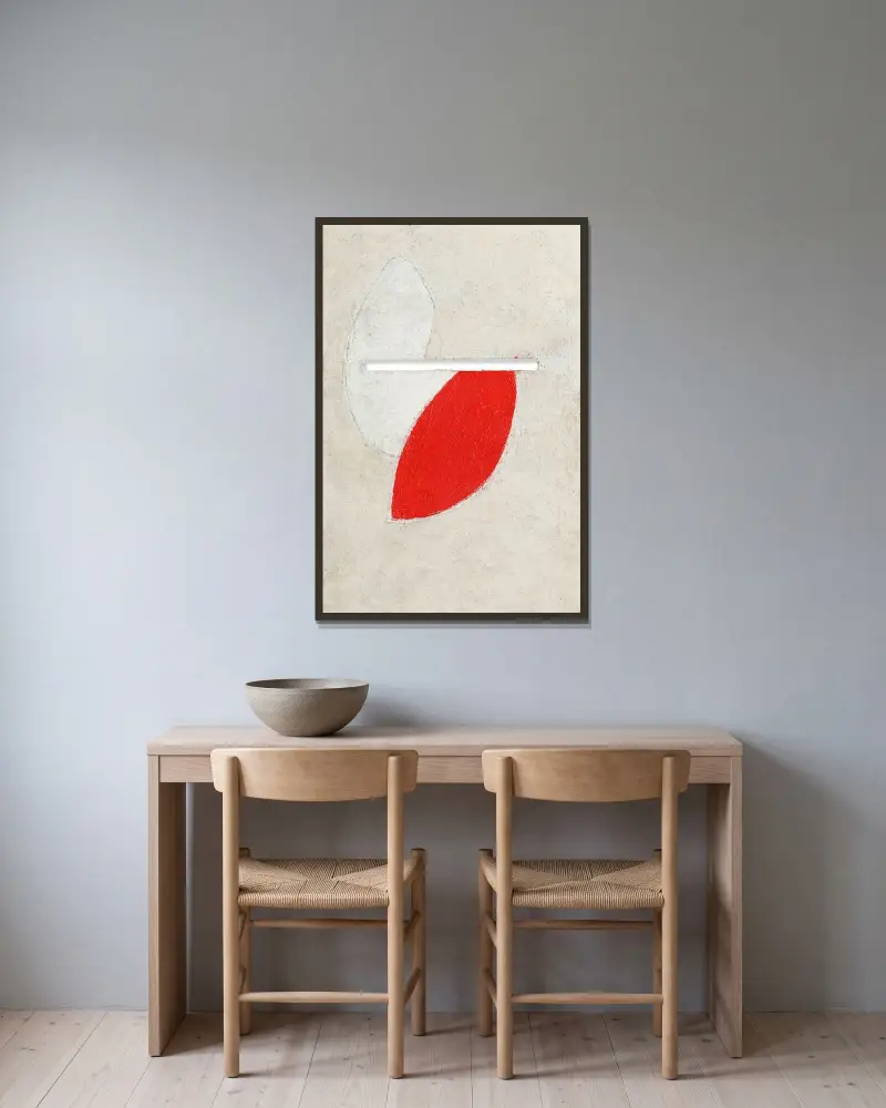Utan titel (Med slits) av Kurt Schwitters inramad på en vägg