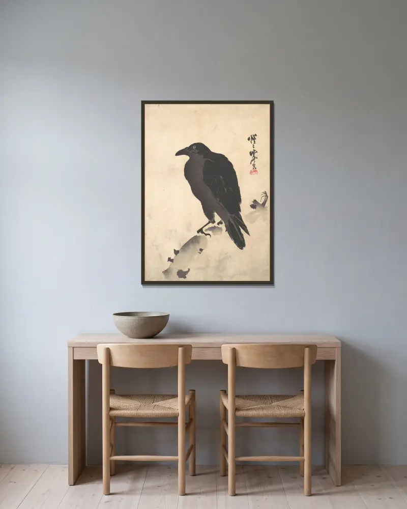 Kråka på trästam av Kawanabe Kyōsai inramad på en vägg