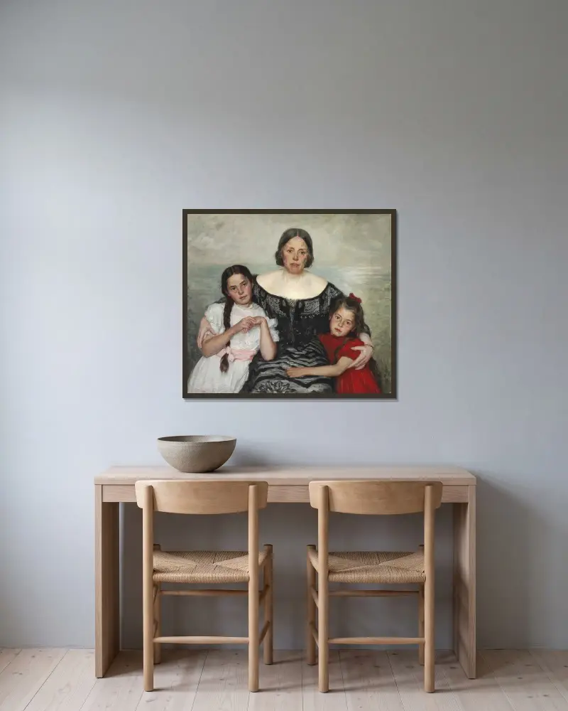 Portrætgruppe. Frederikke Tuxen med Yvonne og Nina av Laurits Tuxen inramad på en vägg