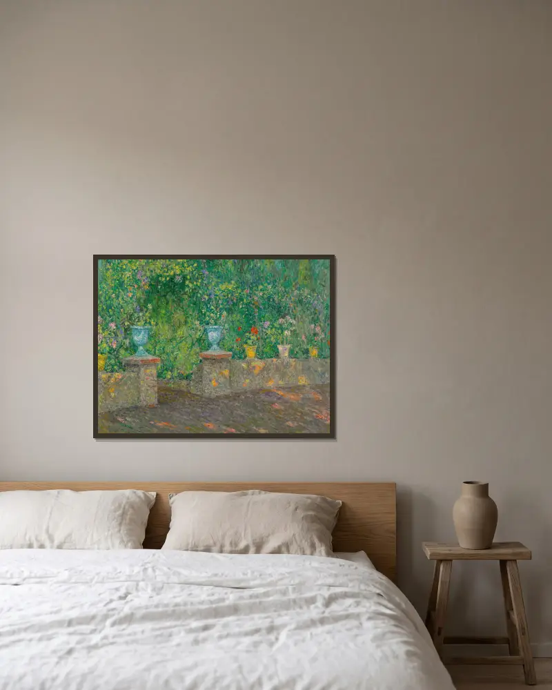 Die Fayence-Töpfe von Henri Le Sidaner gerahmt an einer Wand