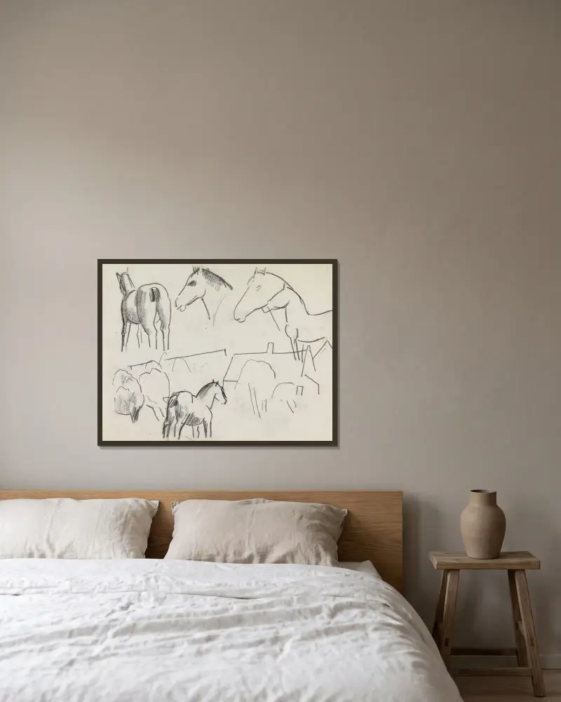 Skissblad med studier av hästar och några hus av Leo Gestel inramad på en vägg