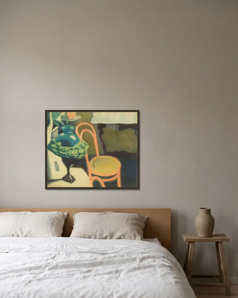Interiör med stol och opallampa av Léon Spilliaert inramad på en vägg