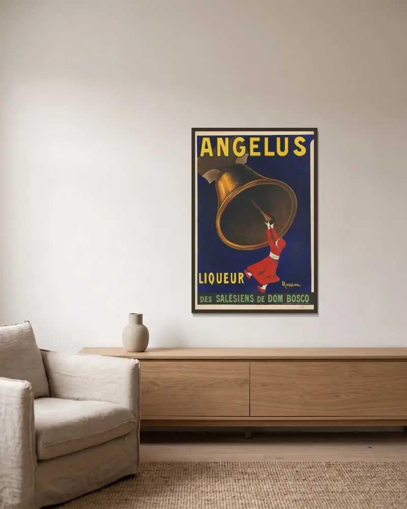 Angelus. Liqueur des Salésiens de Dom Bosco av Leonetto Cappiello inramad på en vägg