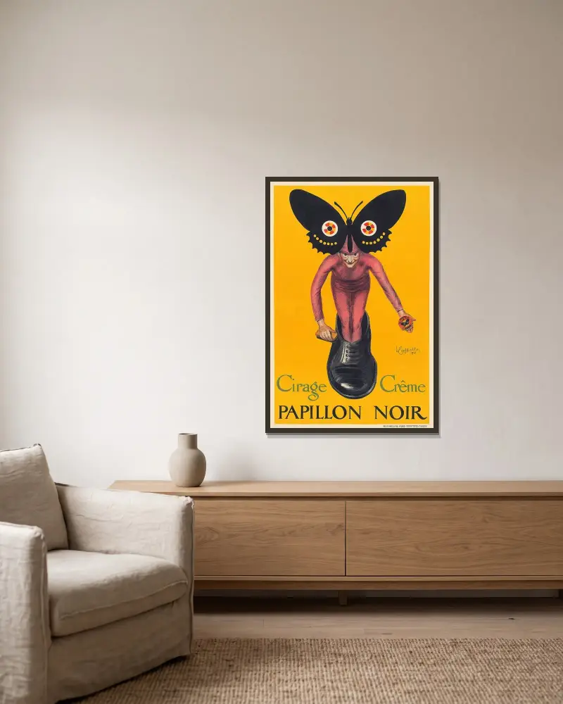 Papillon Noir av Leonetto Cappiello inramad på en vägg