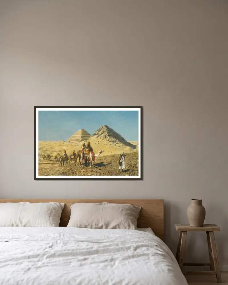 Karavan velbloudů mezi pyramidami, Egypt, Edwin Lord Weeks v rámu na stěně