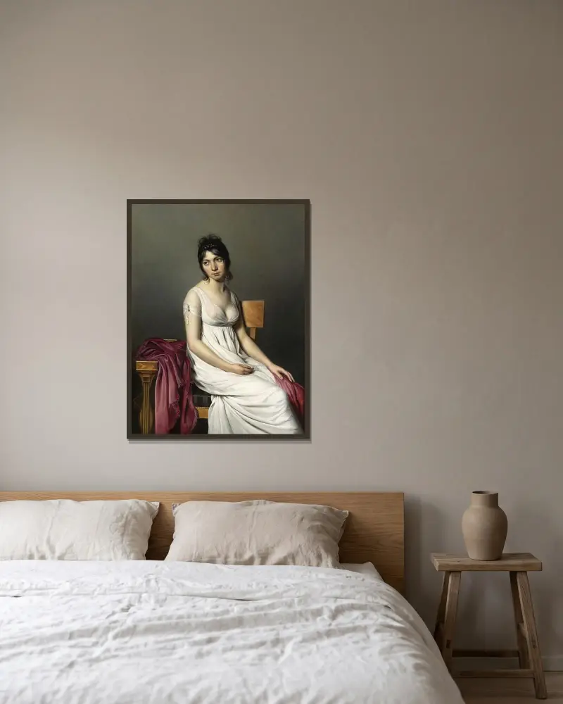 Porträtt av ung kvinna i vitt av Jacques Louis David inramad på en vägg