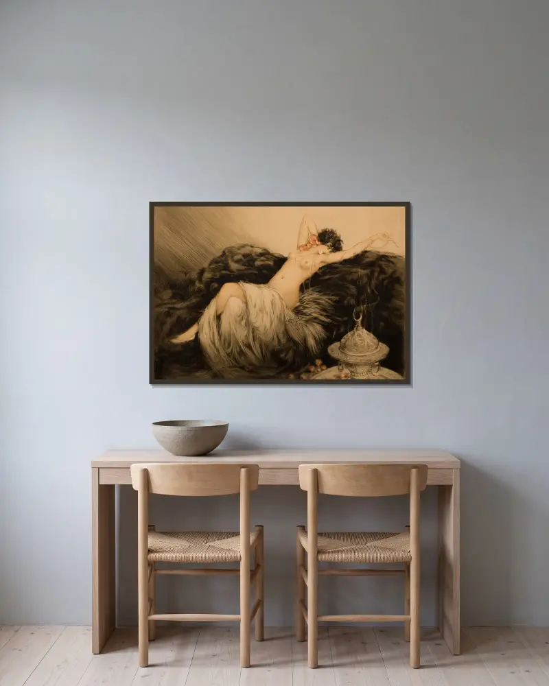 Nude with Black Fur av Louis Icart inramad på en vägg