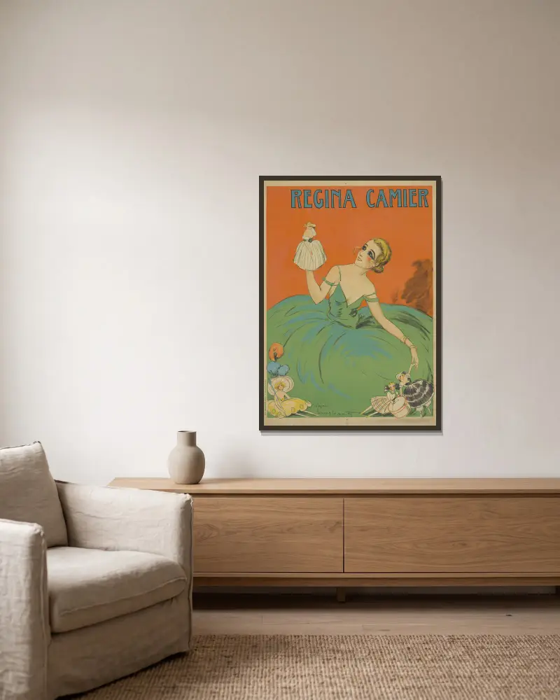Régina Camier von Louis Icart gerahmt an einer Wand