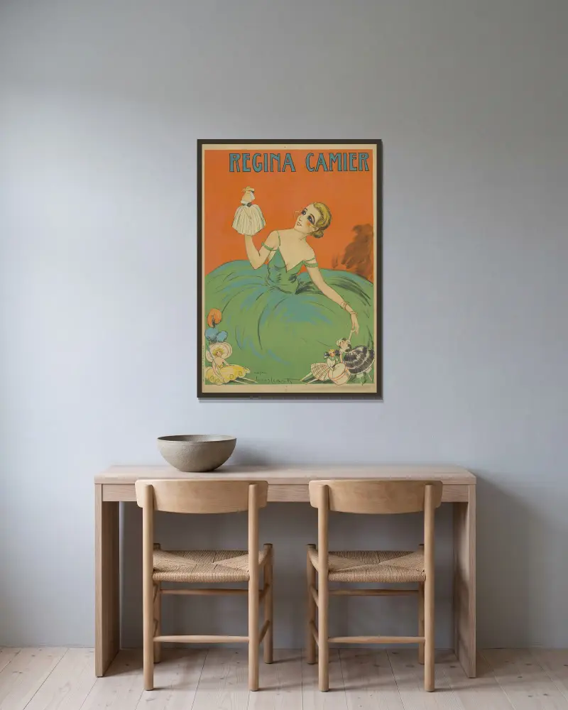Régina Camier von Louis Icart gerahmt an einer Wand