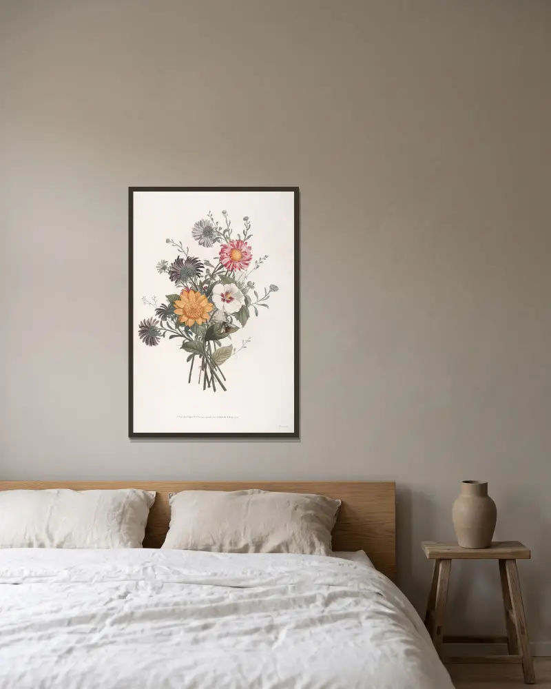 Bouquet aus blühender Sonnenblume, Garten-Margeriten und Hibiskus von Jean Louis Prévost gerahmt an einer Wand