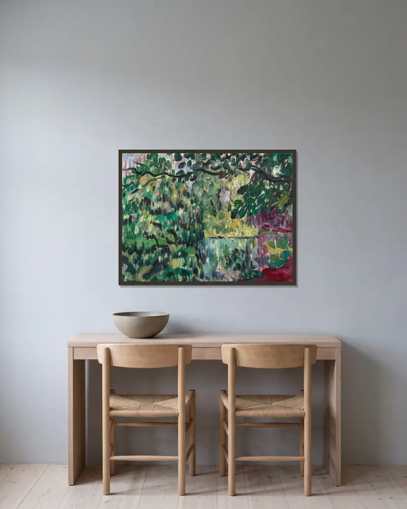 Flodstrand med träd av Louis Valtat inramad på en vägg