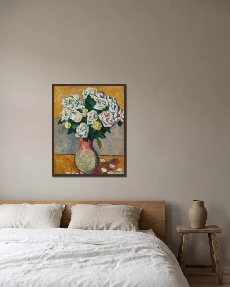 Bukett med vita rosor av Louis Valtat inramad på en vägg