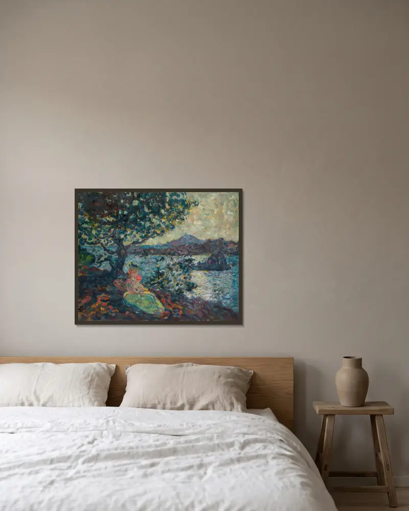 Kvinna sittande vid havet av Louis Valtat inramad på en vägg