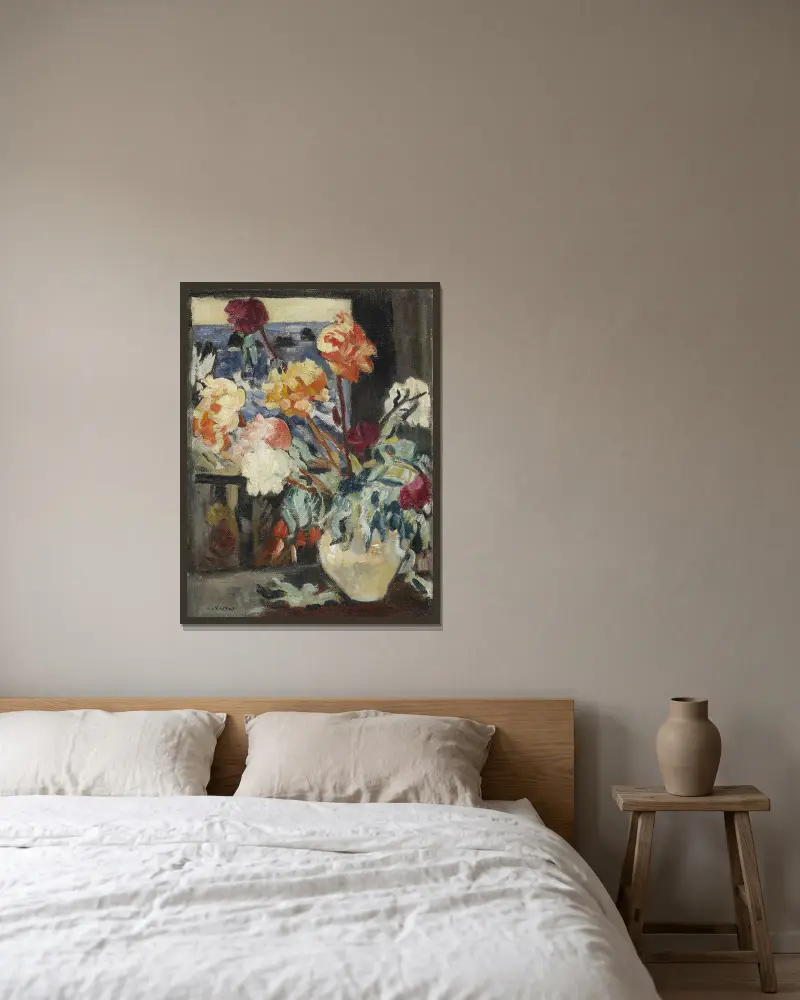 Vase de pivoines devant une fenêtre av Louis Valtat inramad på en vägg
