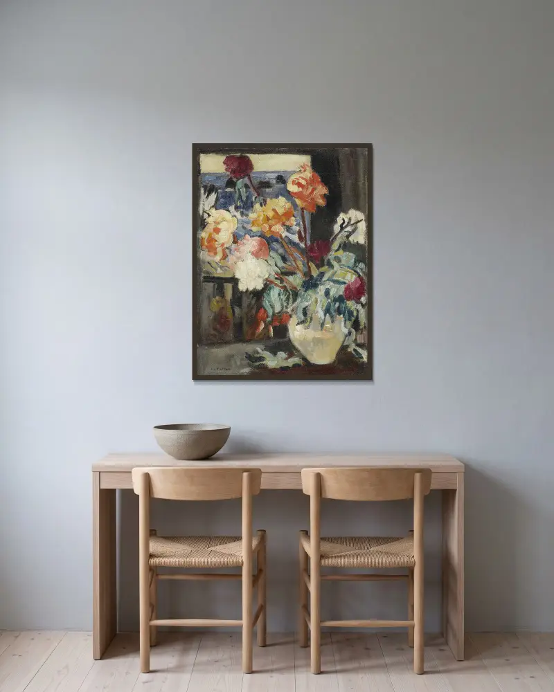 Vase de pivoines devant une fenêtre av Louis Valtat inramad på en vägg