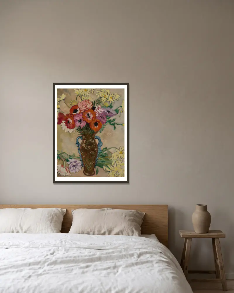 Vase décoré aux anémones et marguerites jaunes de savane av Louis Valtat inramad på en vägg