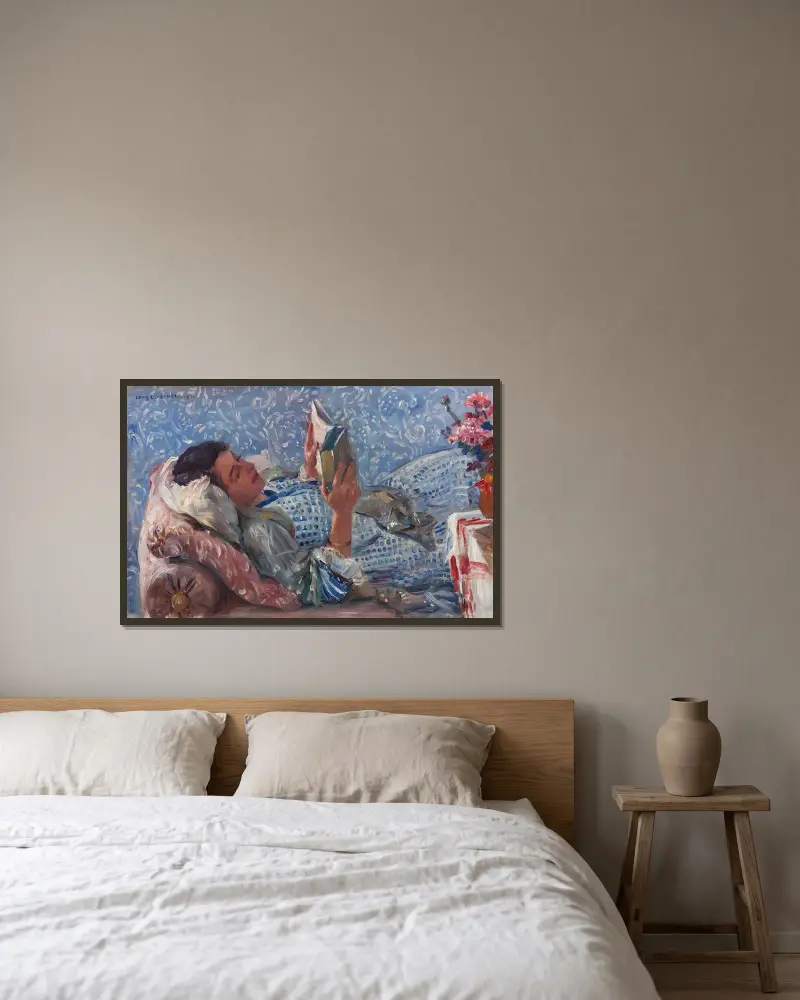 Die Lesende von Lovis Corinth gerahmt an einer Wand