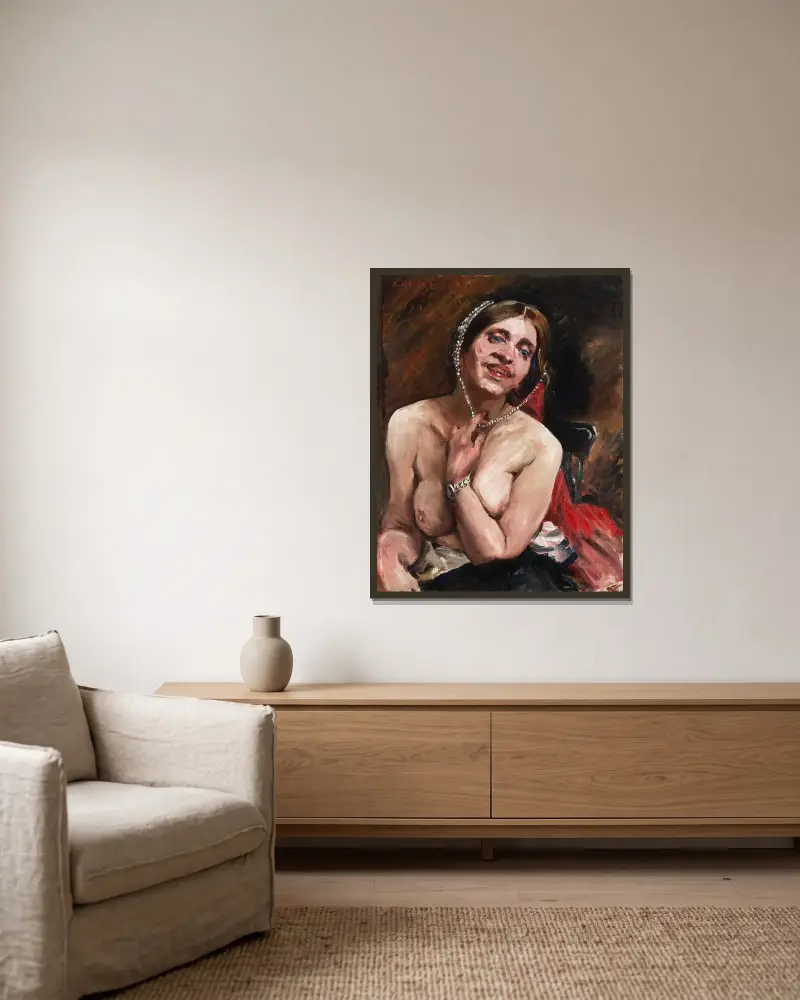 Halvnaket kvinnligt porträtt i stol (skådespelerskan Gertrud Eysoldt) av Lovis Corinth inramad på en vägg