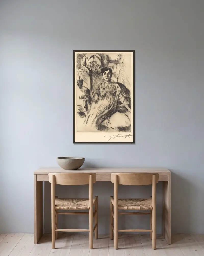 Interiör med kvinna av Lovis Corinth inramad på en vägg