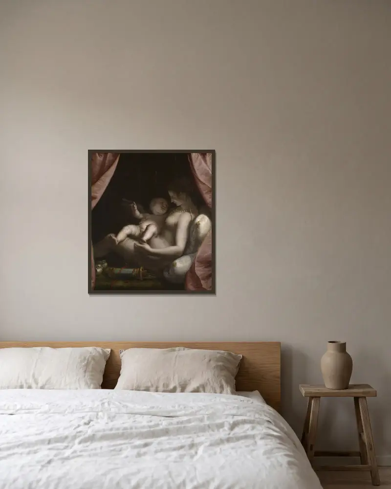 Venus och Amor av Luca Cambiaso inramad på en vägg