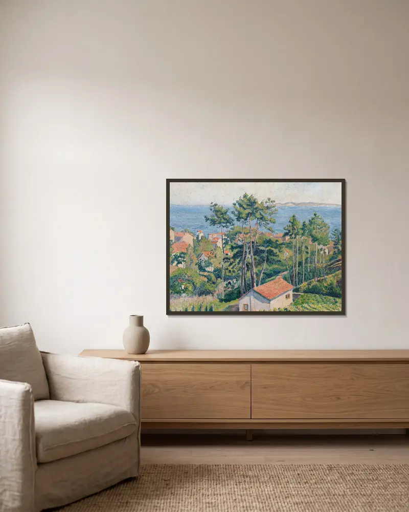 Vue du Lavandou avec mer bleue av Lucien Pissarro inramad på en vägg