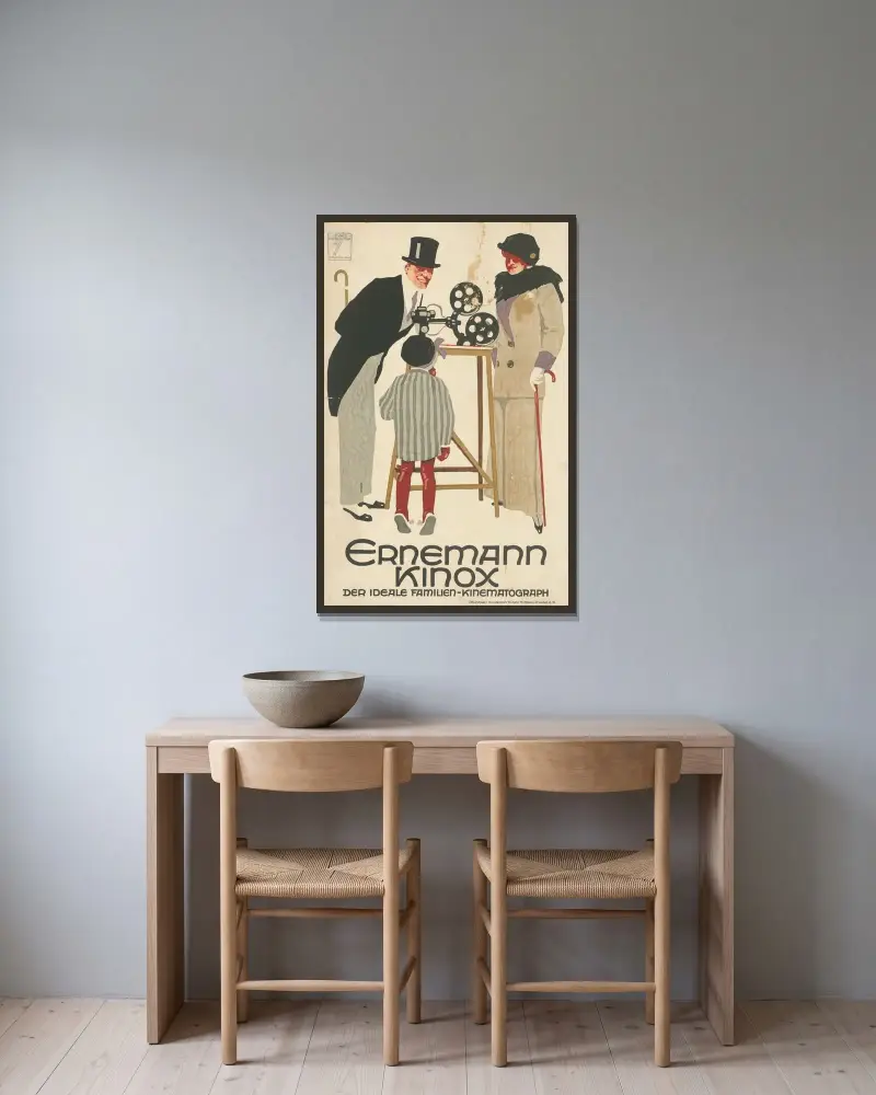 Ernemann Kinox von Ludwig Hohlwein gerahmt an einer Wand