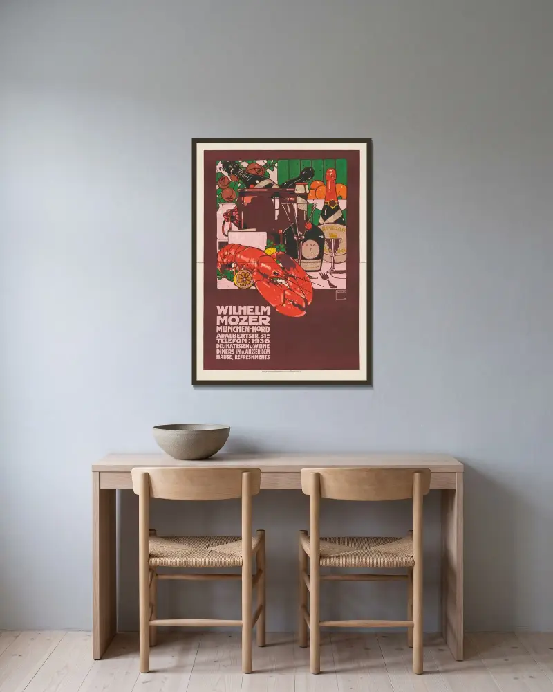 Wilhelm Mozer München. Delikatessen und Weine von Ludwig Hohlwein gerahmt an einer Wand