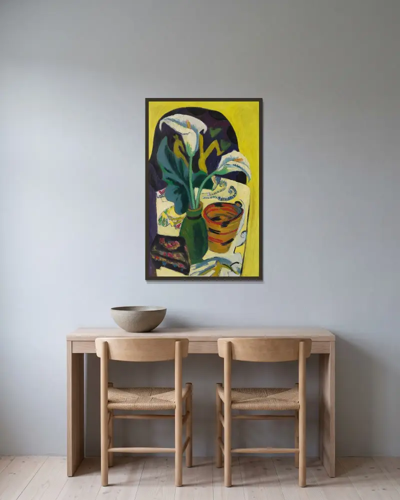 Stilleben mit Kalla von Ernst Ludwig Kirchner gerahmt an einer Wand