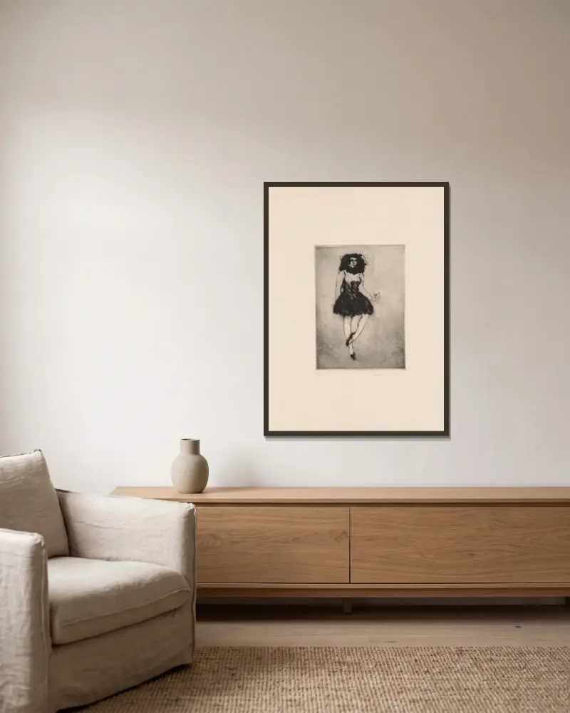 Danseuse Anita von Marc Gonthier gerahmt an einer Wand