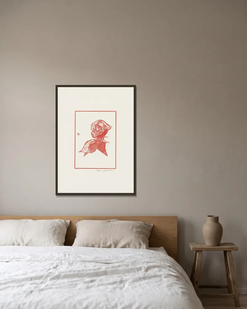 Rose rouge von Marc Gonthier gerahmt an einer Wand