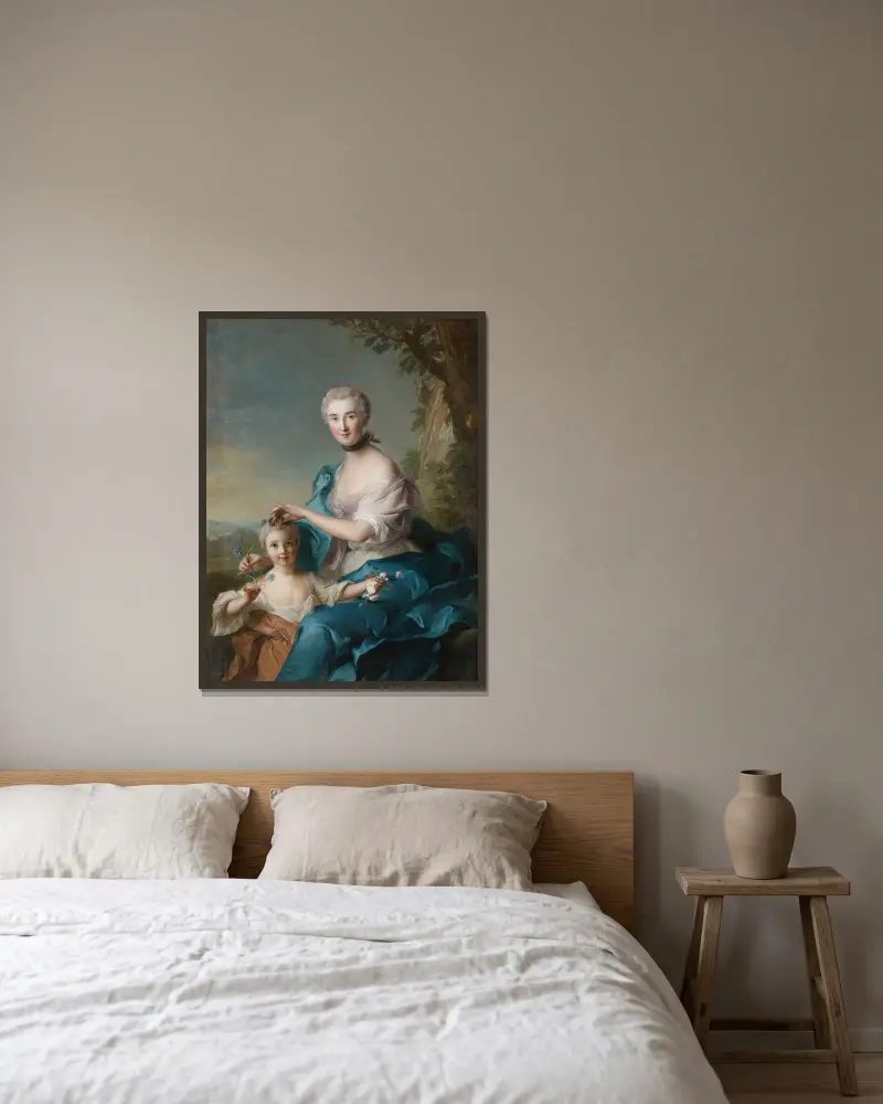 Porträt der Madame Crozat de Thiers und ihrer Tochter von Jean-Marc Nattier gerahmt an einer Wand