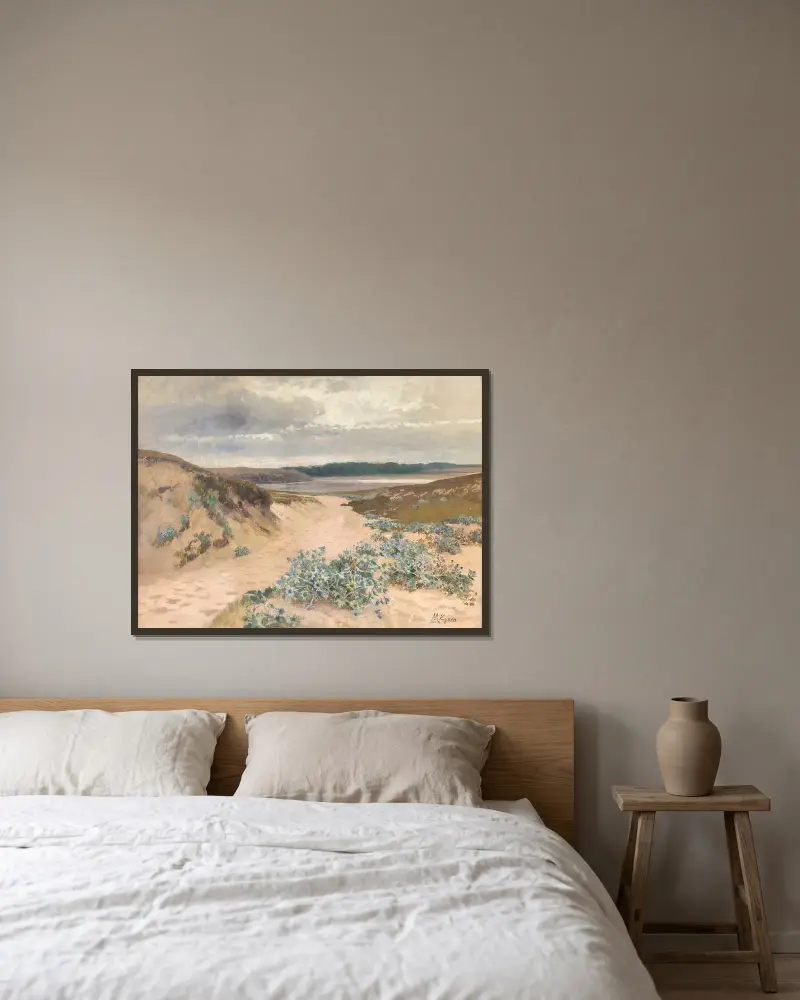 Dünenlandschaft in der Bretagne von Marie Egner gerahmt an einer Wand