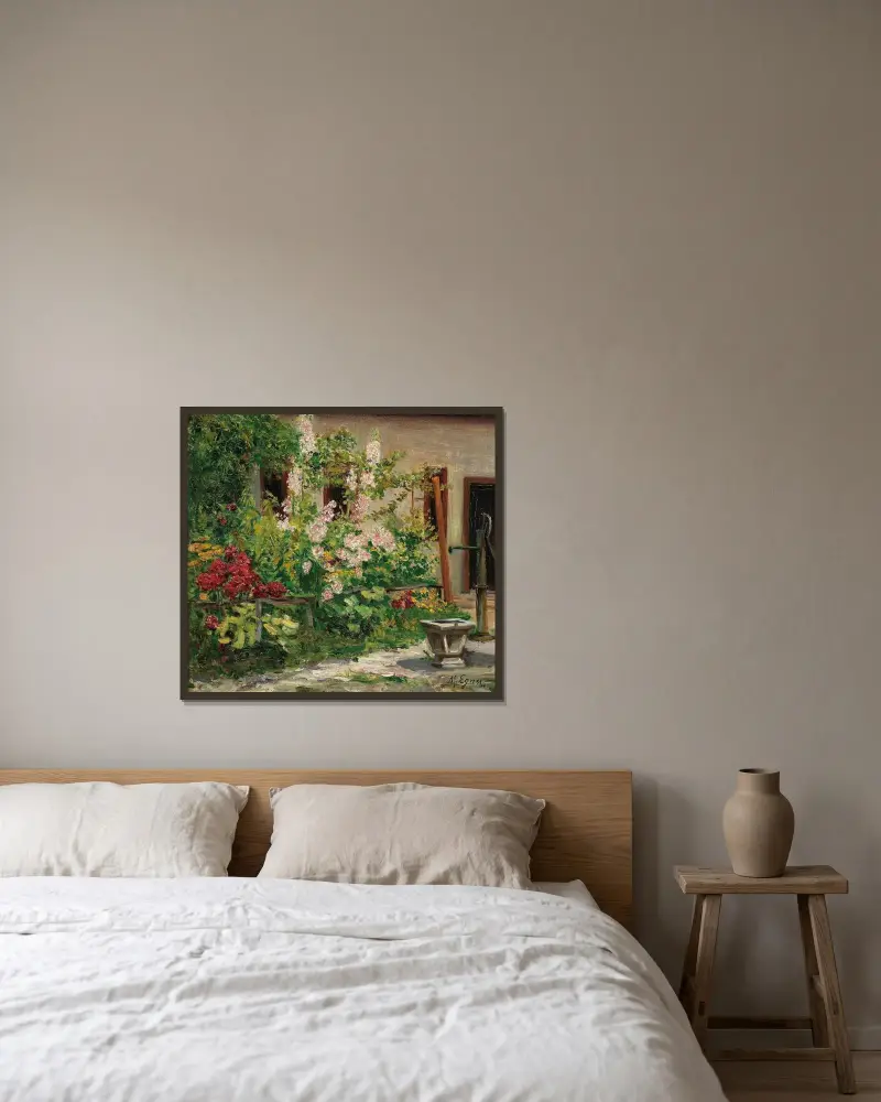 Vorgarten mit blühenden Stockrosen – Nr. 1 von Marie Egner gerahmt an einer Wand