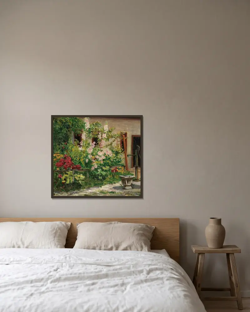 Vorgarten mit blühenden Stockrosen – Nr. 2 von Marie Egner gerahmt an einer Wand