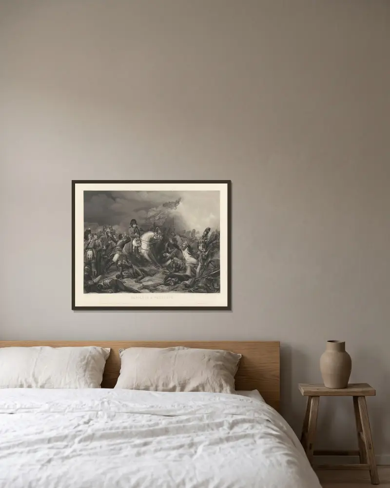 Napoleon vid Waterloo av Jean-Pierre-Marie Jazet inramad på en vägg